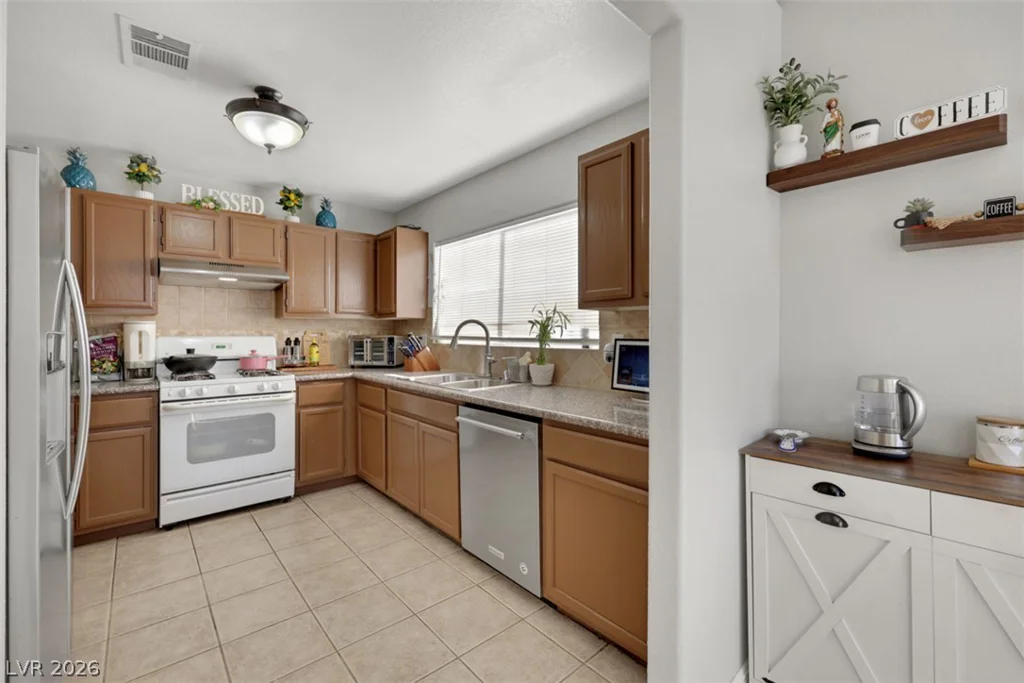 2127 ALISA MARIA, Las Vegas, NV 89104
