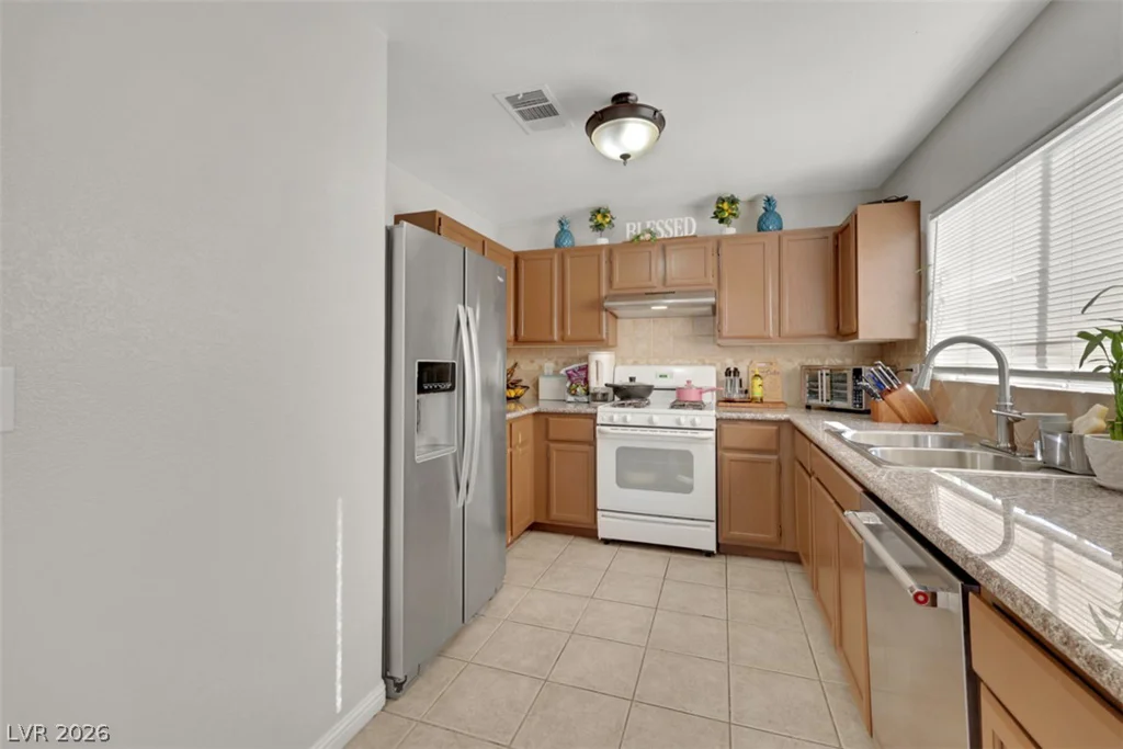 2127 ALISA MARIA, Las Vegas, NV 89104
