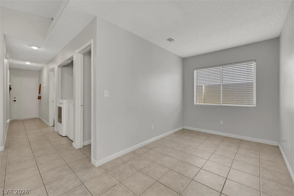 2127 ALISA MARIA, Las Vegas, NV 89104