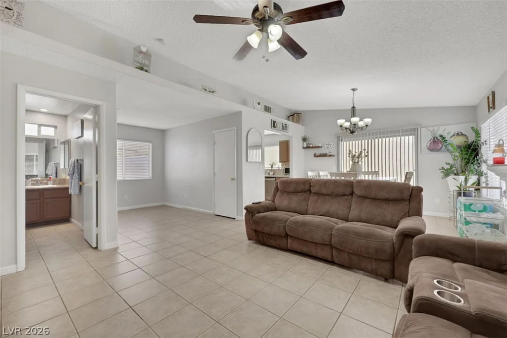 2127 ALISA MARIA, Las Vegas, NV 89104