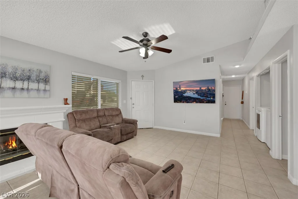 2127 ALISA MARIA, Las Vegas, NV 89104
