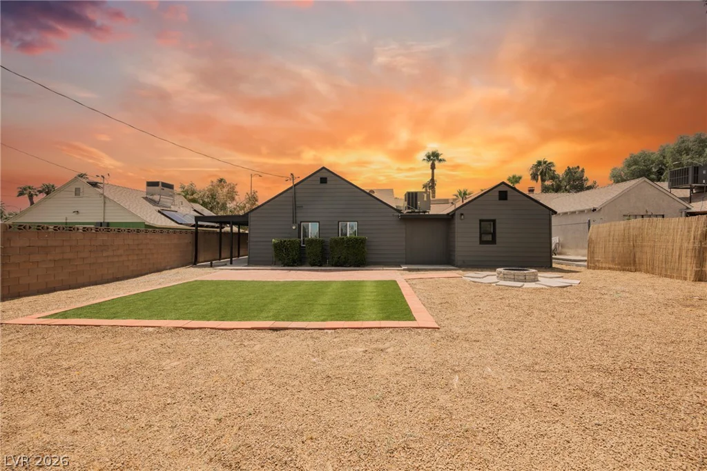 1421 Norman, Las Vegas, NV 89104