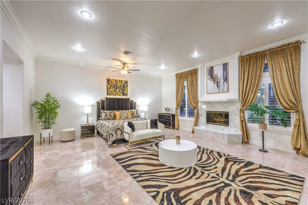 1941 Black Water, Las Vegas, NV 89117