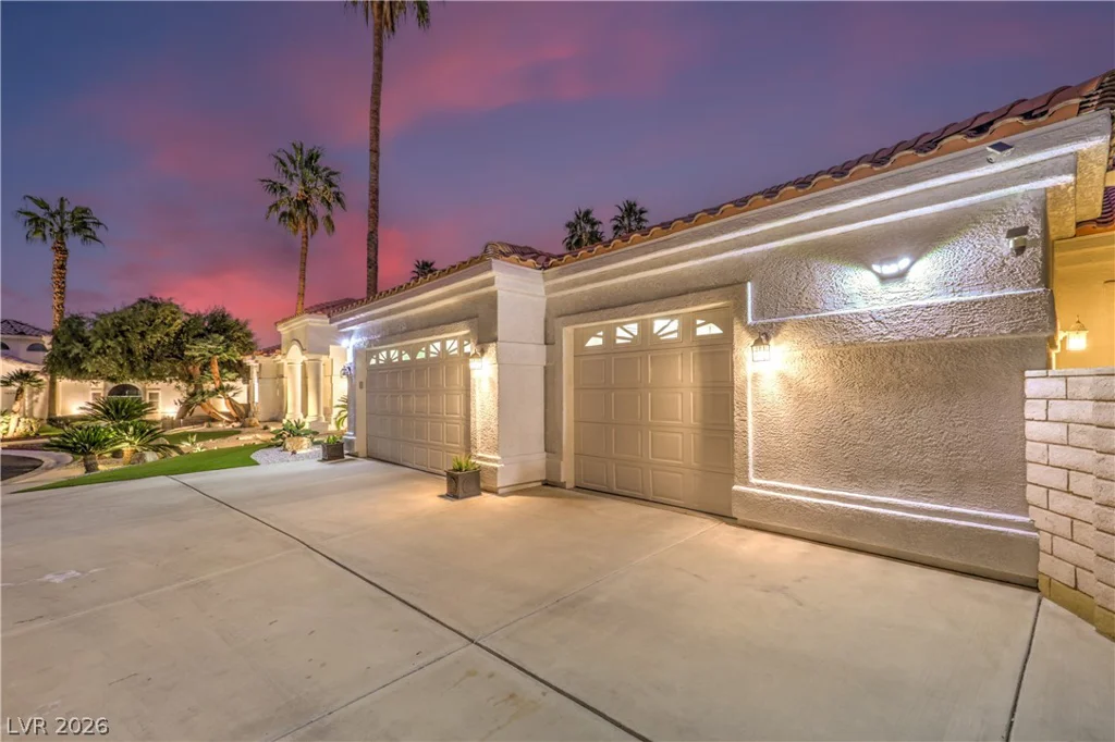 1941 Black Water, Las Vegas, NV 89117