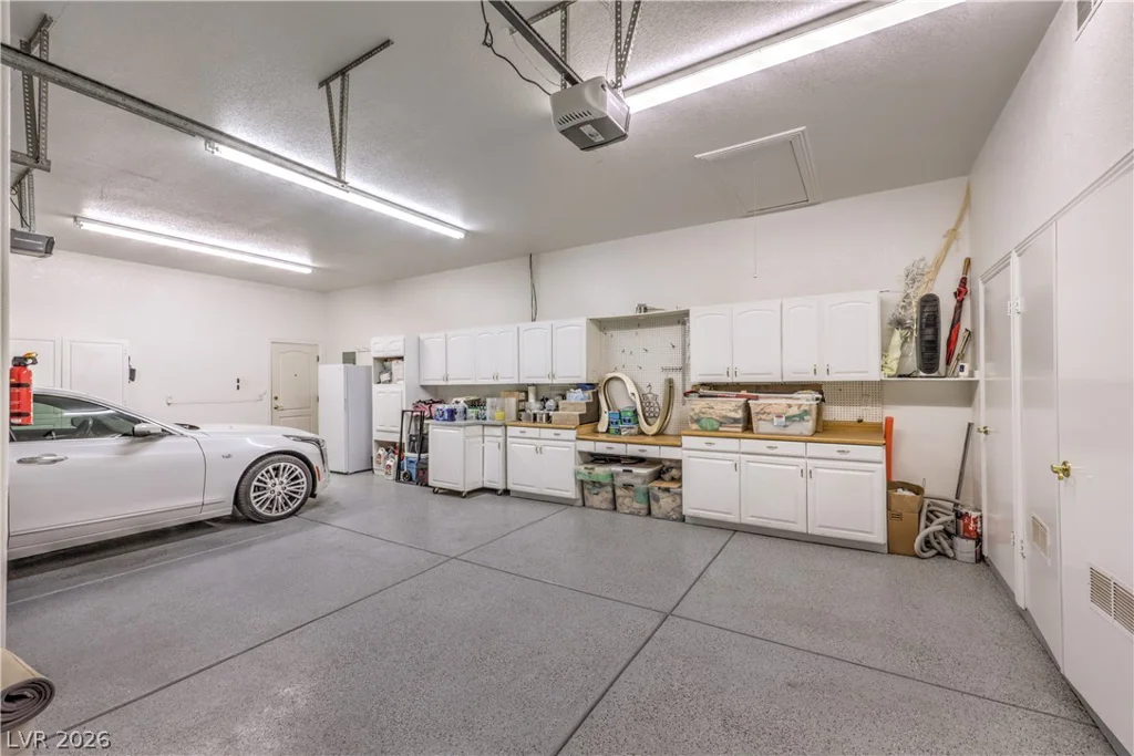 1941 Black Water, Las Vegas, NV 89117