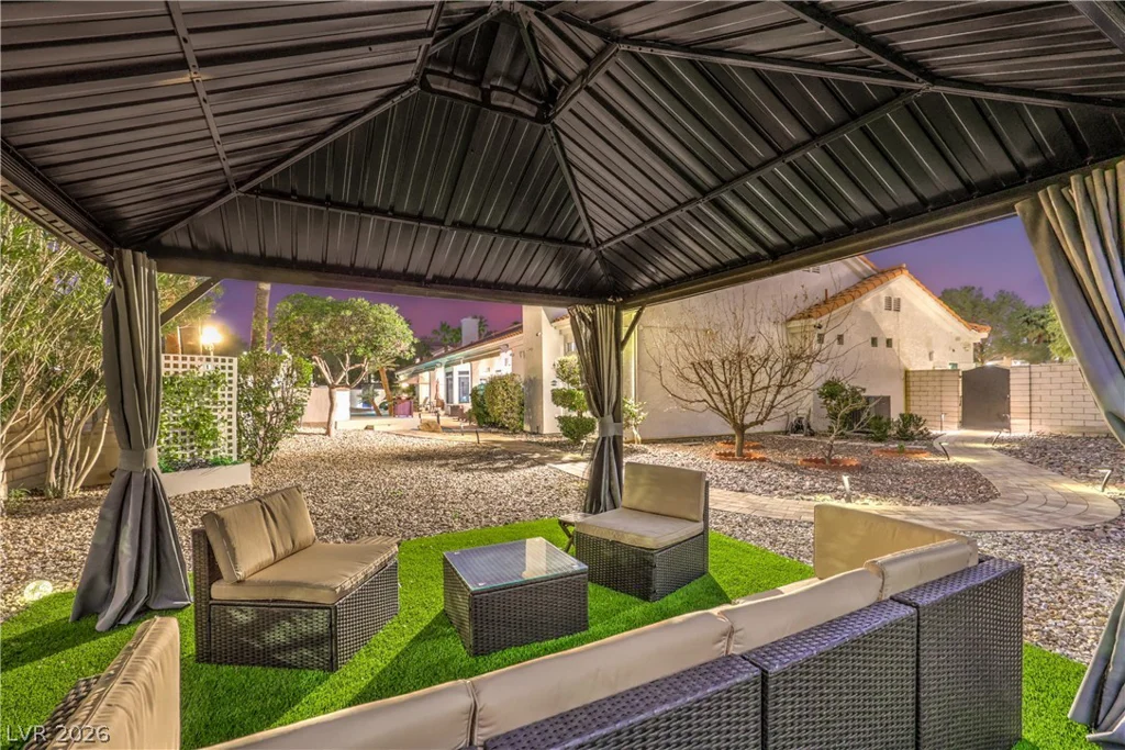 1941 Black Water, Las Vegas, NV 89117