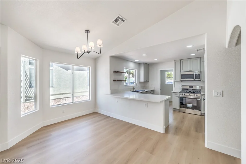 7313 Wandering, Las Vegas, NV 89131