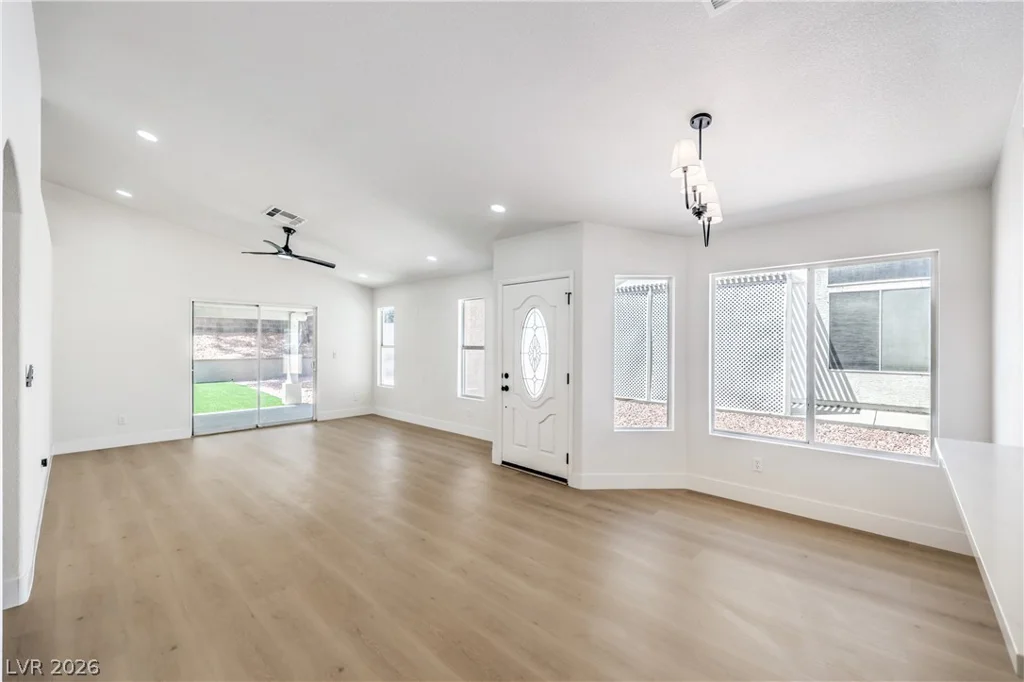 7313 Wandering, Las Vegas, NV 89131