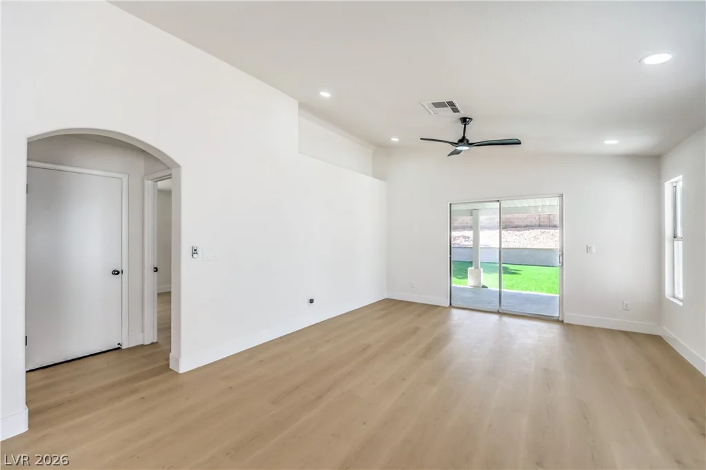 7313 Wandering, Las Vegas, NV 89131