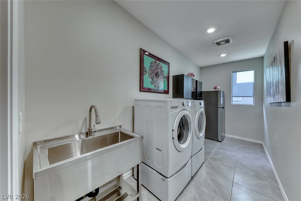259 Sun Glaze, Henderson, NV 89011