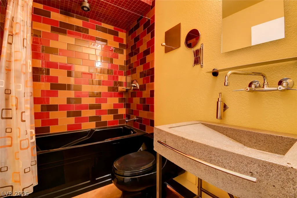 3460 Pino, Las Vegas, NV 89121