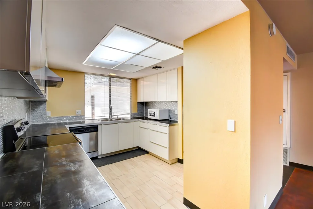 3460 Pino, Las Vegas, NV 89121