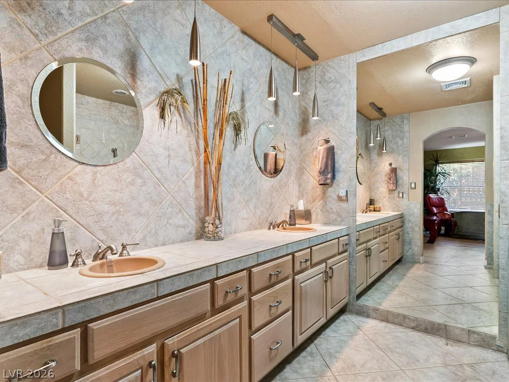 3740 Rick Stratton, Las Vegas, NV 89120