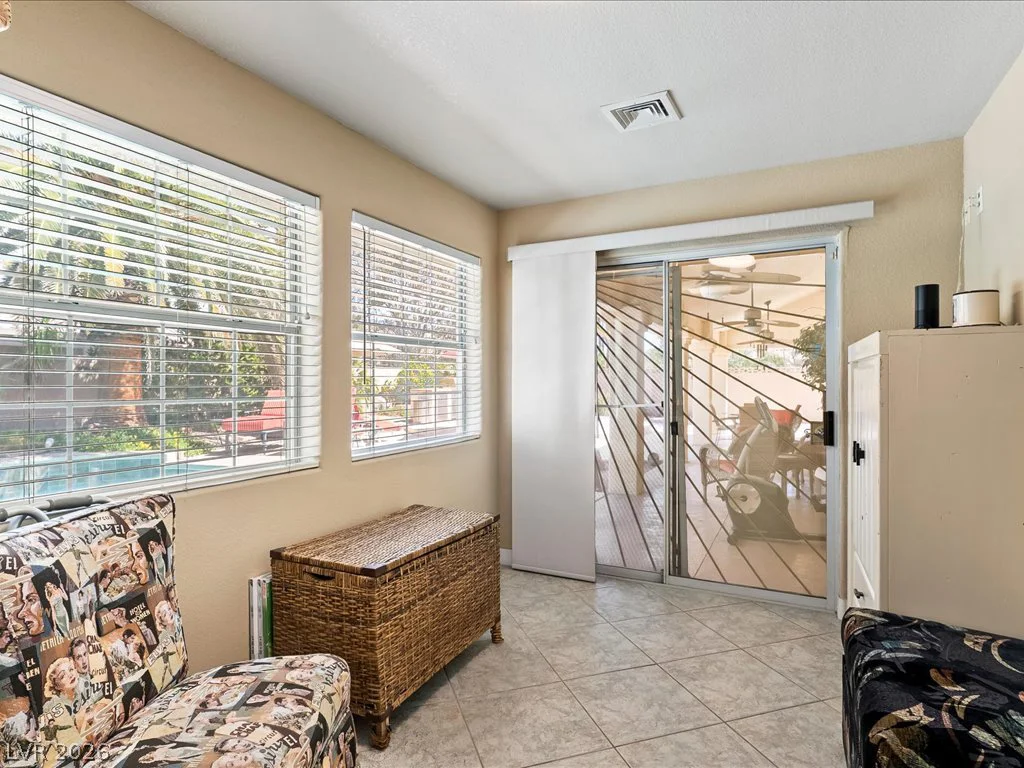 3740 Rick Stratton, Las Vegas, NV 89120