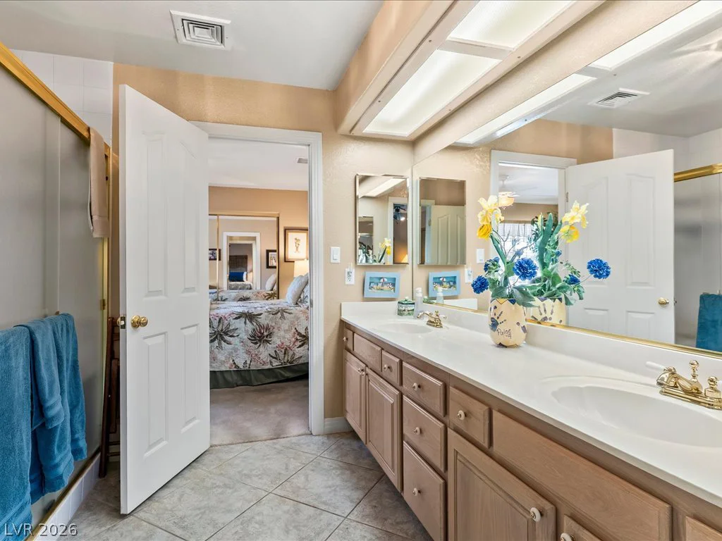 3740 Rick Stratton, Las Vegas, NV 89120