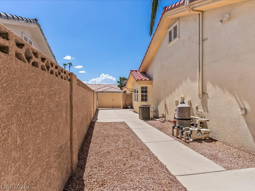 3740 Rick Stratton, Las Vegas, NV 89120