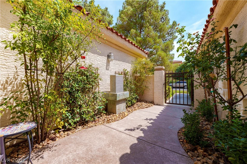 5121 Kapalua, Las Vegas, NV 89113