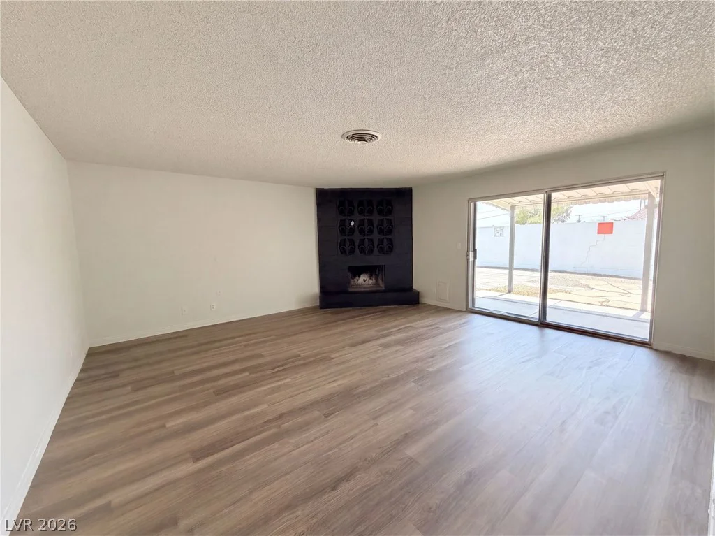 1483 Pawnee, Las Vegas, NV 89169