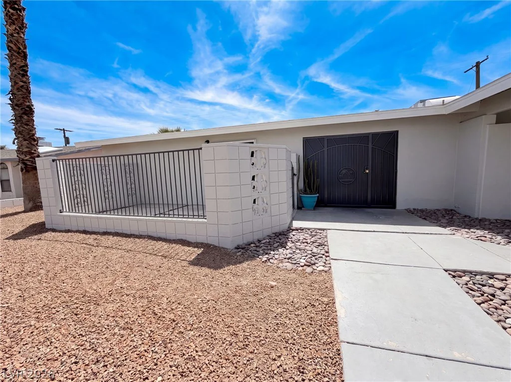 1483 Pawnee, Las Vegas, NV 89169