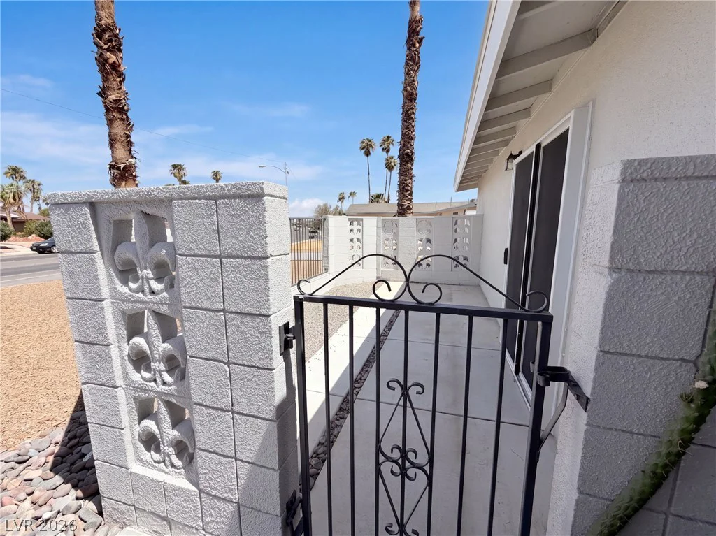 1483 Pawnee, Las Vegas, NV 89169