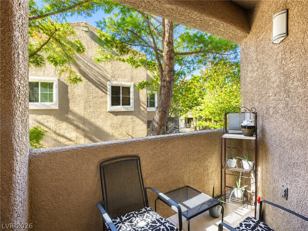 5250 Rainbow, Las Vegas, NV 89118