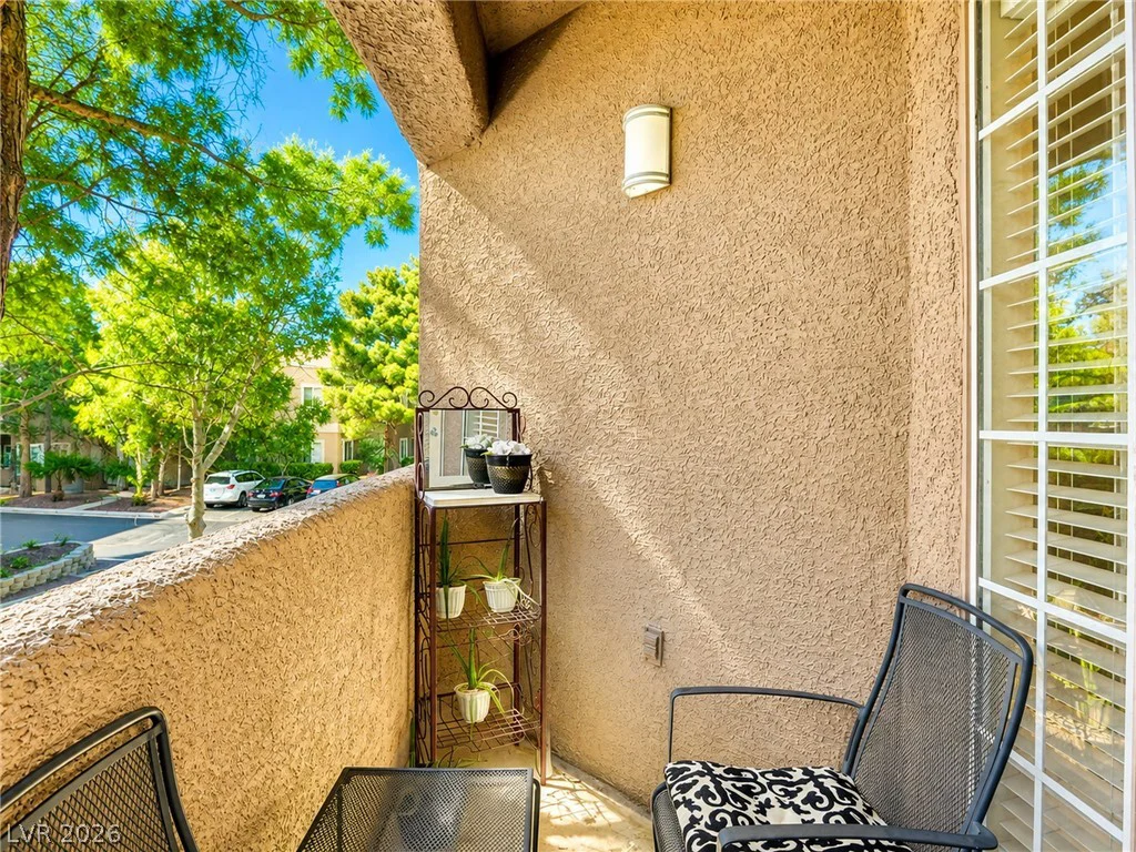 5250 Rainbow, Las Vegas, NV 89118