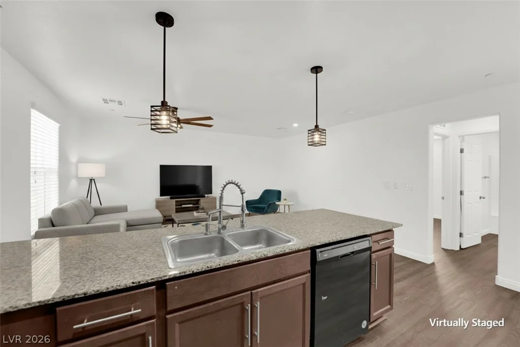 4594 Ingleton, Las Vegas, NV 89115