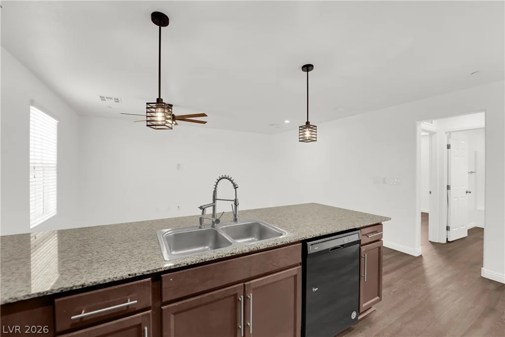 4594 Ingleton, Las Vegas, NV 89115
