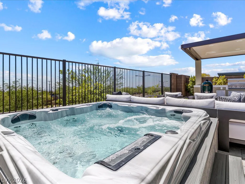 358 Nine Mile Creek, Las Vegas, NV 89138