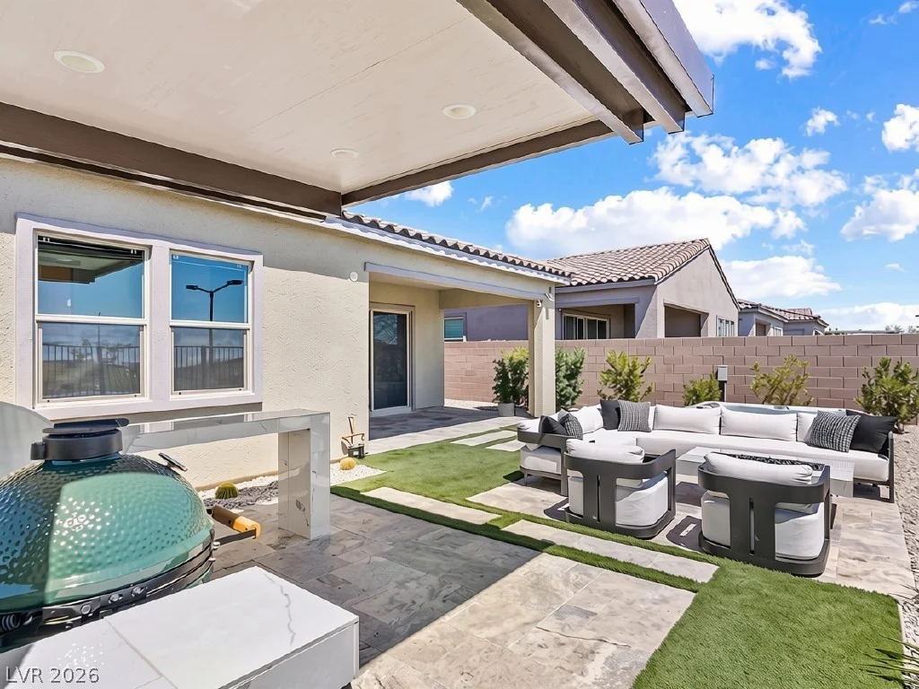 358 Nine Mile Creek, Las Vegas, NV 89138