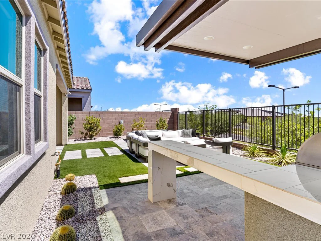 358 Nine Mile Creek, Las Vegas, NV 89138