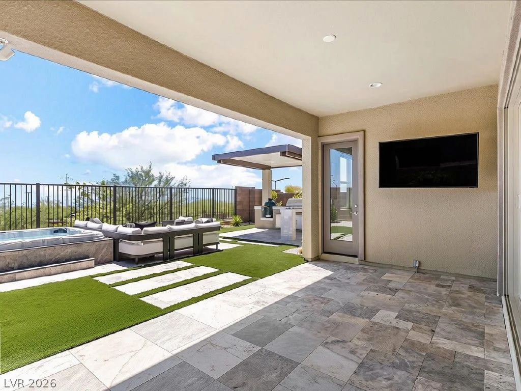 358 Nine Mile Creek, Las Vegas, NV 89138