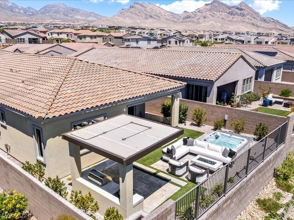 358 Nine Mile Creek, Las Vegas, NV 89138
