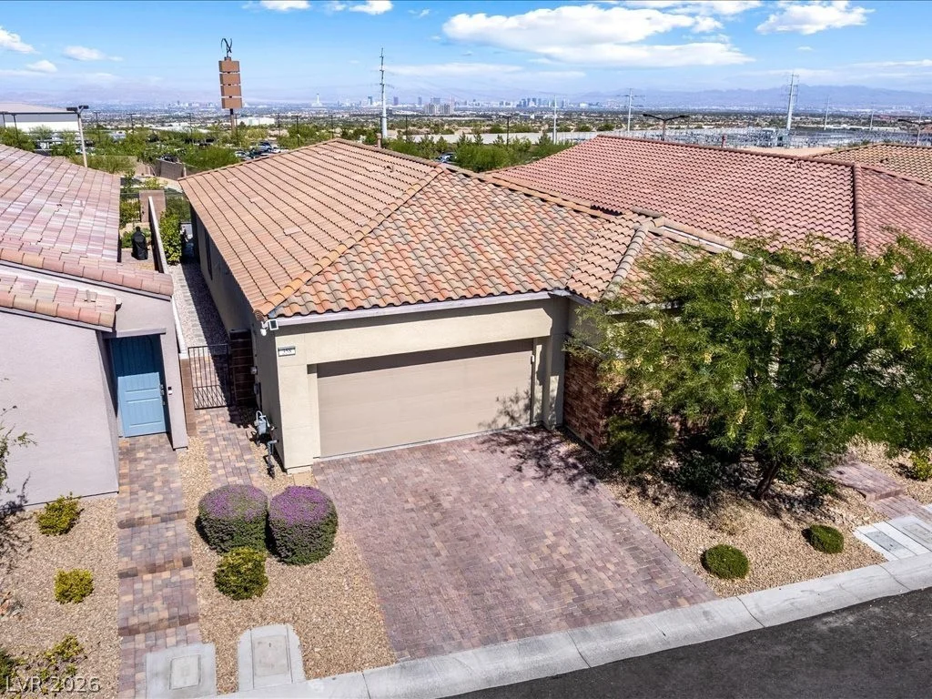 358 Nine Mile Creek, Las Vegas, NV 89138