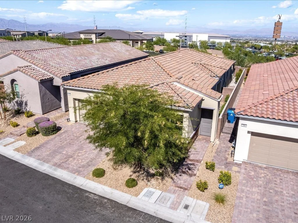 358 Nine Mile Creek, Las Vegas, NV 89138