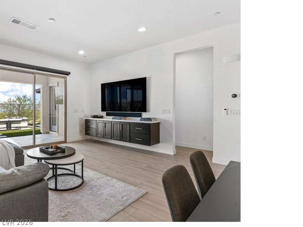 358 Nine Mile Creek, Las Vegas, NV 89138