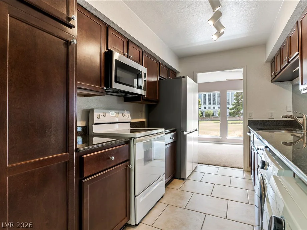 2831 Geary, Las Vegas, NV 89109