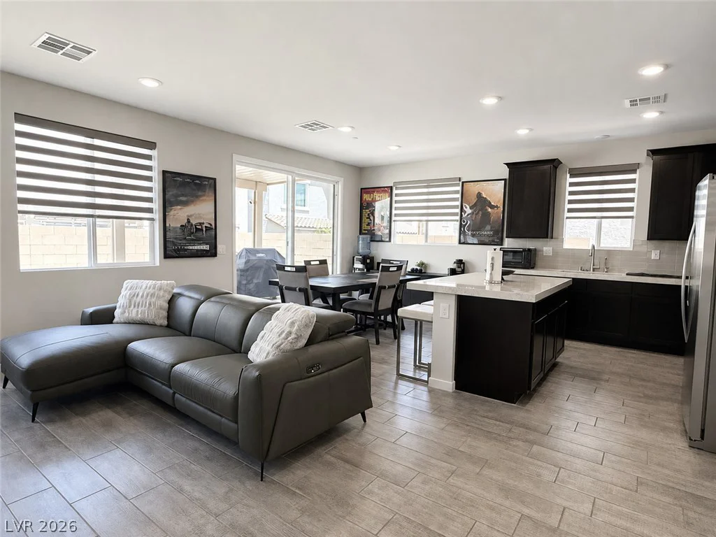 10650 Deibel, Las Vegas, NV 89166