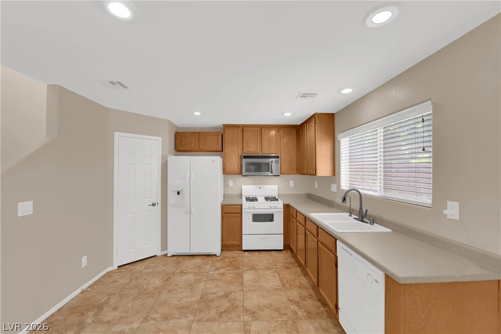 593 Shewsbury, Las Vegas, NV 89178