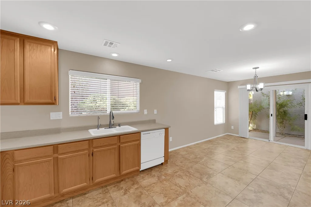 593 Shewsbury, Las Vegas, NV 89178