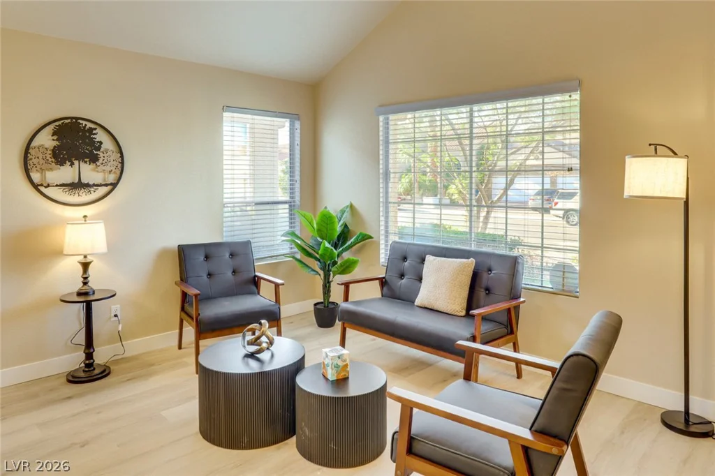 1045 Thornfield, Las Vegas, NV 89123