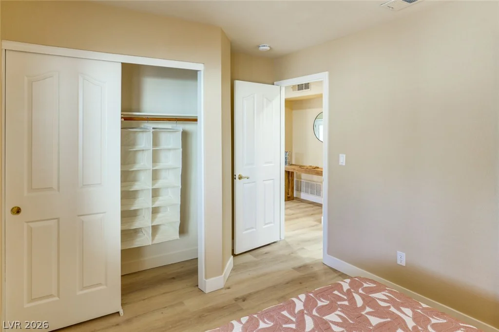 1045 Thornfield, Las Vegas, NV 89123
