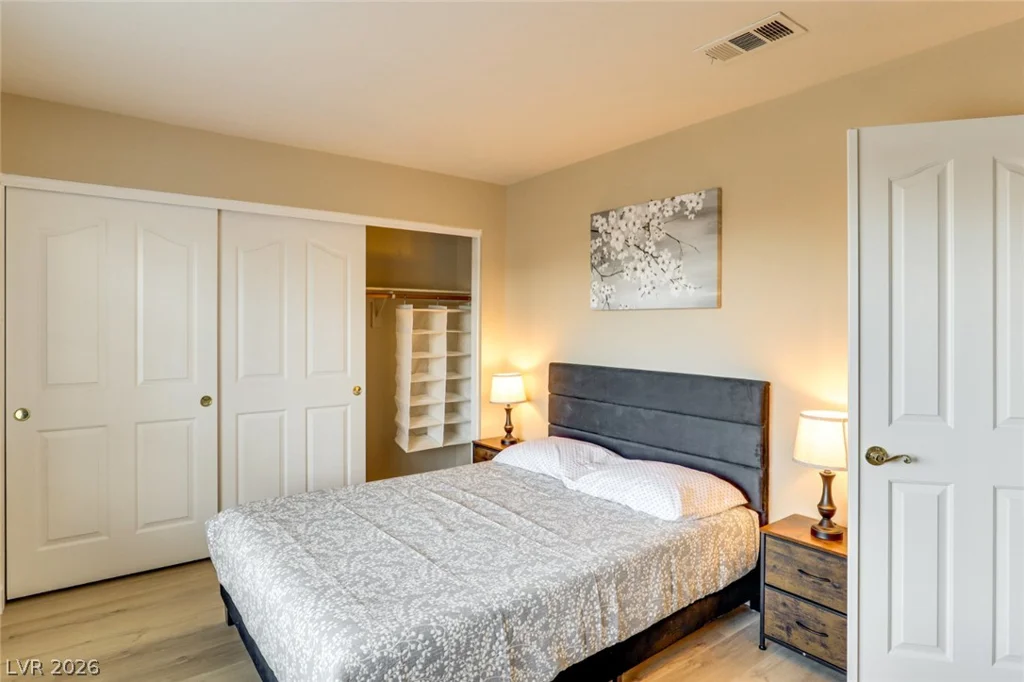 1045 Thornfield, Las Vegas, NV 89123