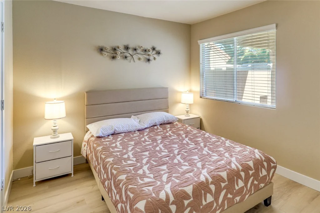 1045 Thornfield, Las Vegas, NV 89123