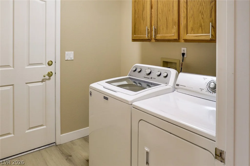 1045 Thornfield, Las Vegas, NV 89123