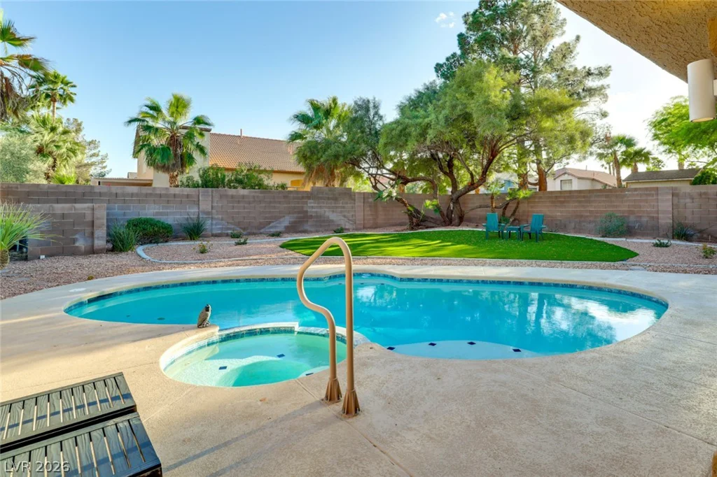 1045 Thornfield, Las Vegas, NV 89123