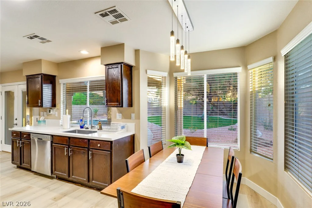 1045 Thornfield, Las Vegas, NV 89123