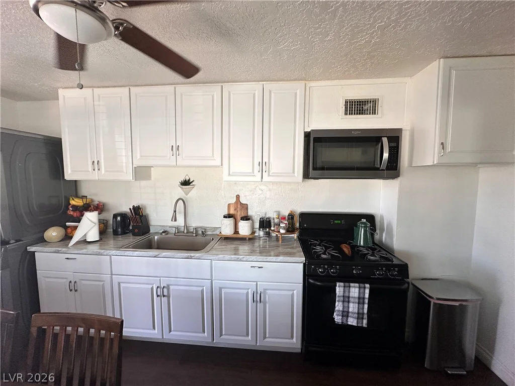 1952 H, Las Vegas, NV 89106