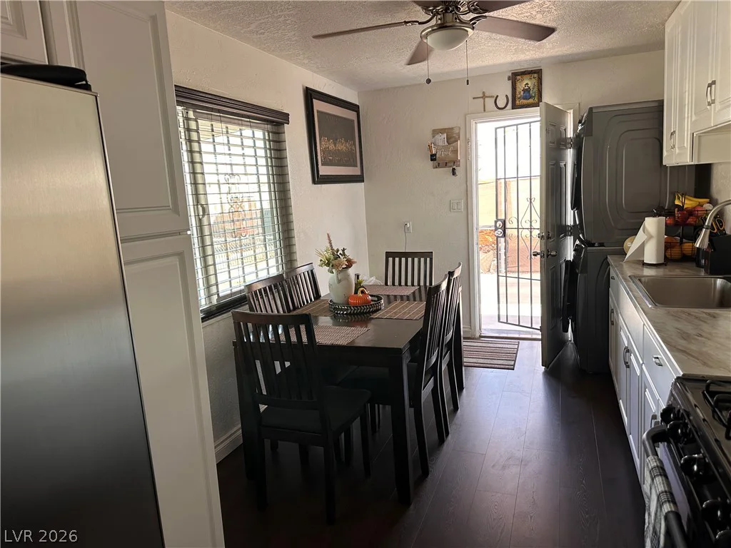1952 H, Las Vegas, NV 89106