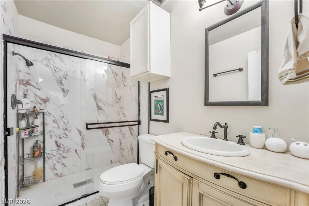 6604 Larchwood, Las Vegas, NV 89103
